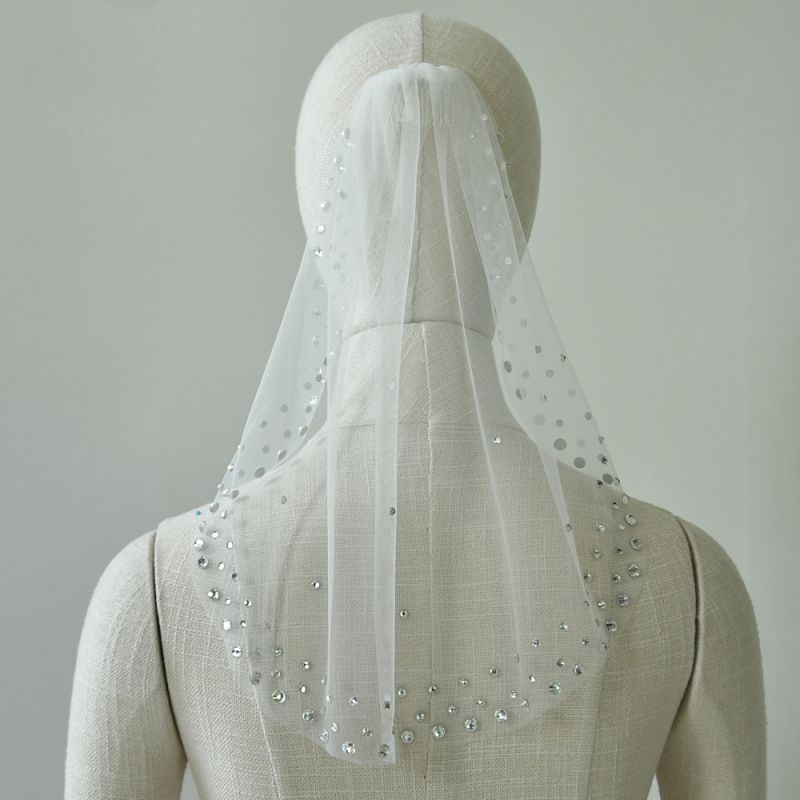 Sparkling Rhinestones Beaded Pearls 3D Floral Bridal Veil WV442