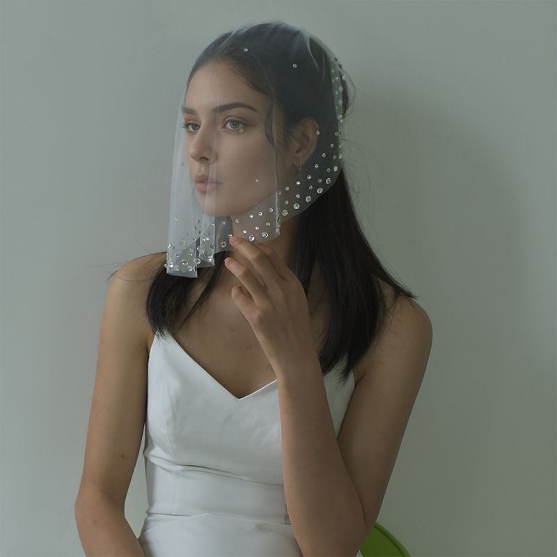 Sparkling Rhinestones Beaded Pearls 3D Floral Bridal Veil WV442