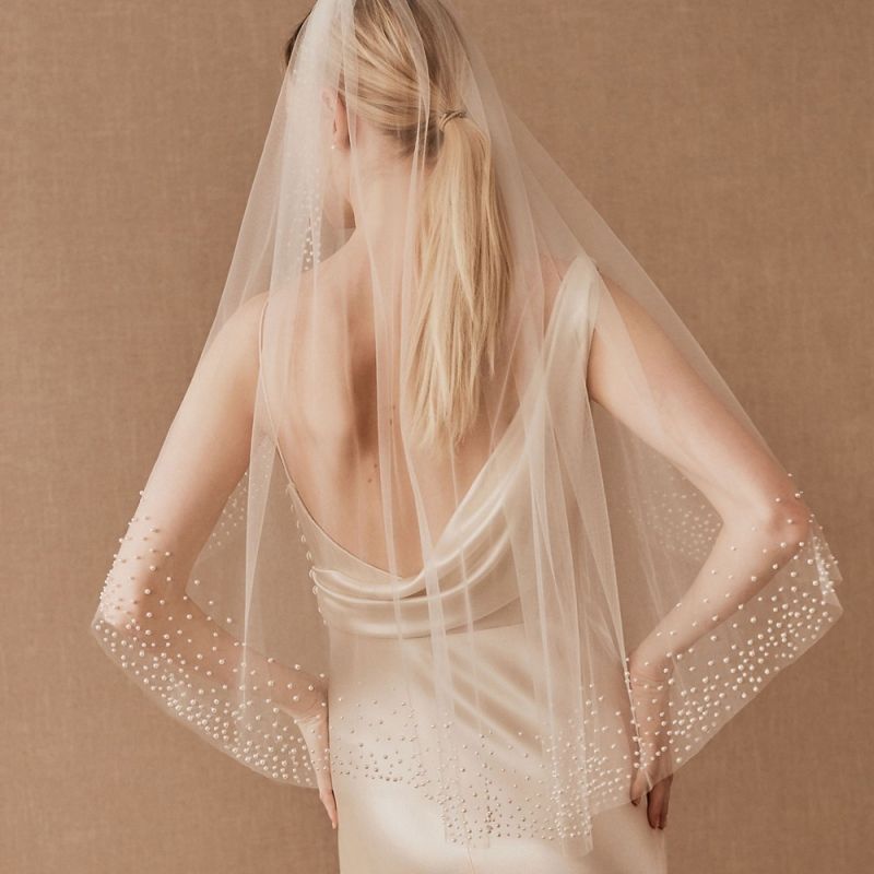 Pearls Bridal Veil WV477