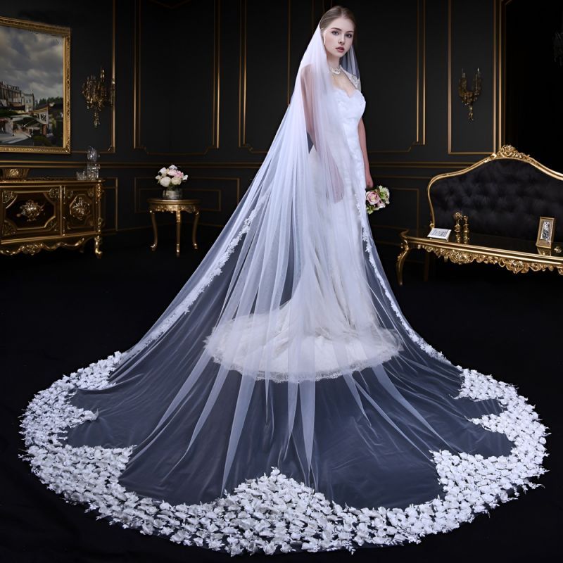 Sparkling Rhinestones Beaded Pearls 3D Floral Bridal Veil WV407