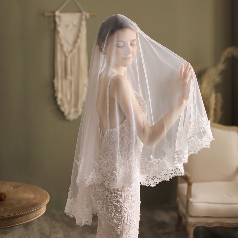 Lace Trim Bridal Veil WV522