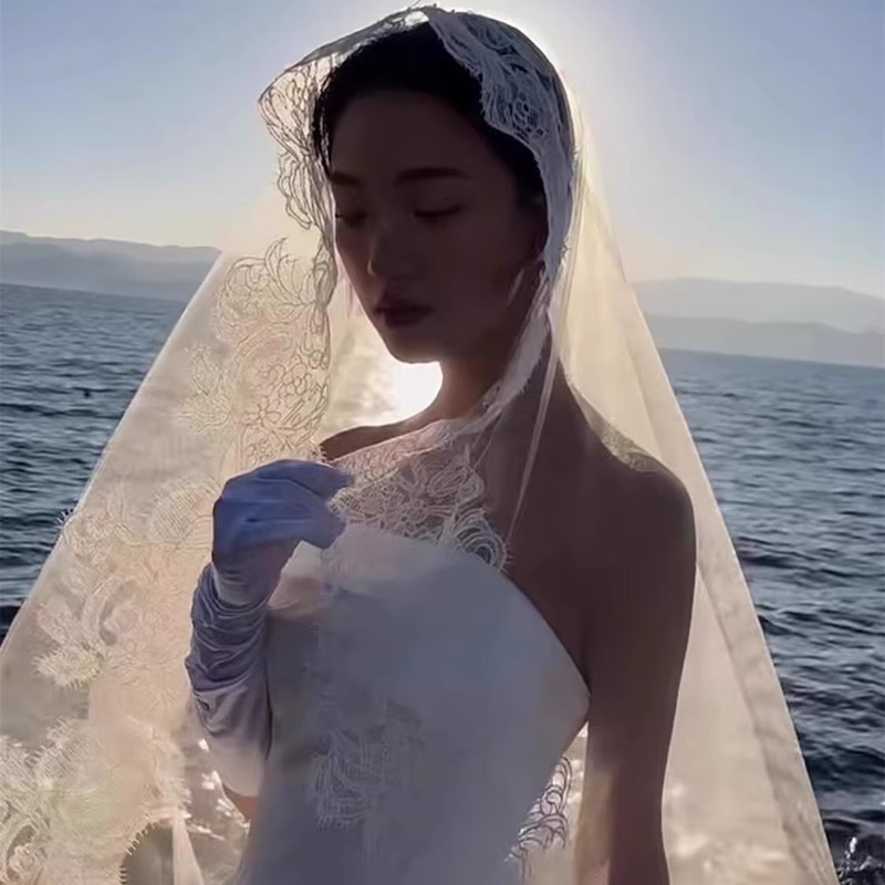 Lace Trim Mantilla Bridal Veil WV527