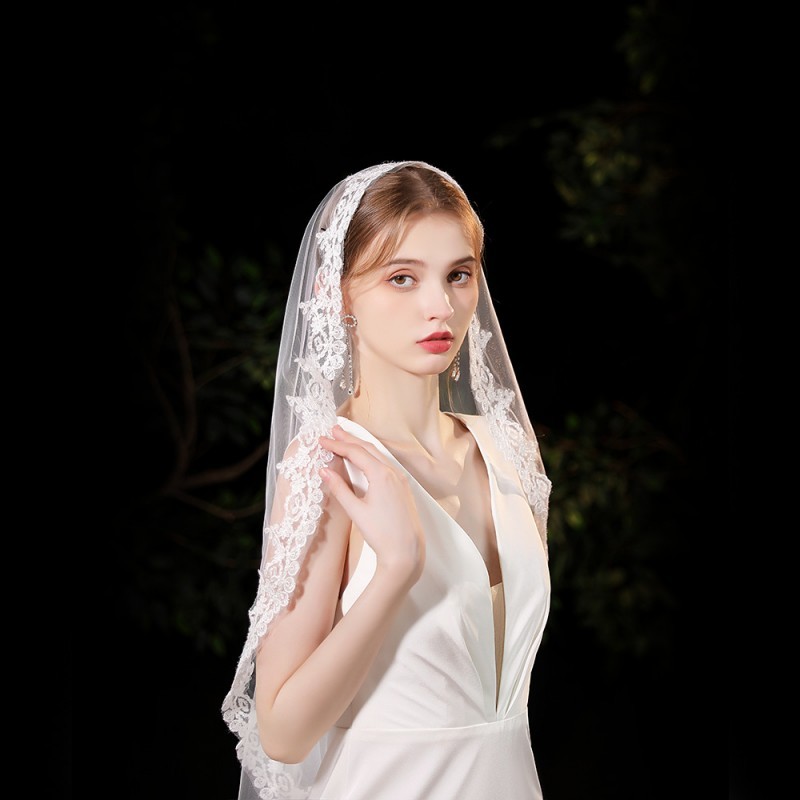 Lace Trim Blusher Bridal Veil WV580
