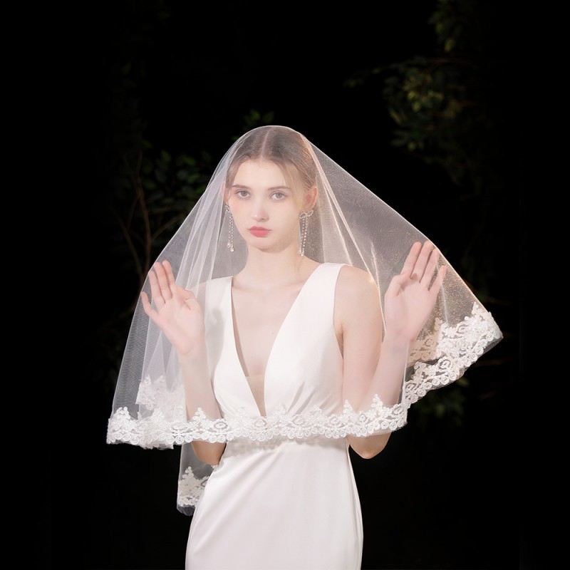 Lace Trim Blusher Bridal Veil WV580