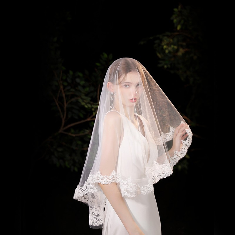 Lace Trim Blusher Bridal Veil WV580
