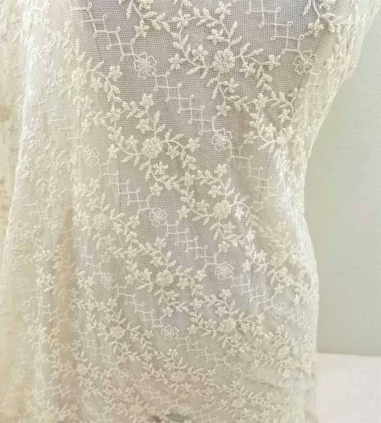 1 Yard Embroidered Lace Material Fabric JS046