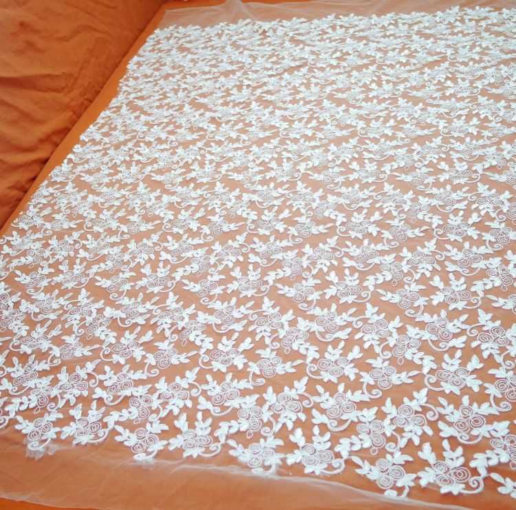 1 Yard White Corded Embroidered Bridal Lace Material Fabric JS055