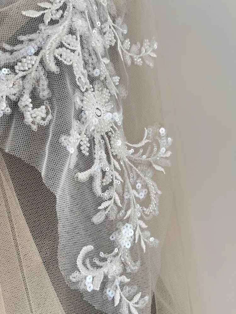 1 Yard White Sequined Beaded Corded Guipure Chantilly Embroidered 3D Floral Bridal Lace Trim Applique Material Fabric JB006