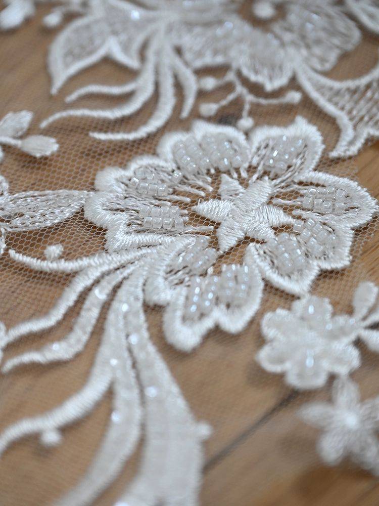 1 Pair Beaded Embroidered Lace Applique Material