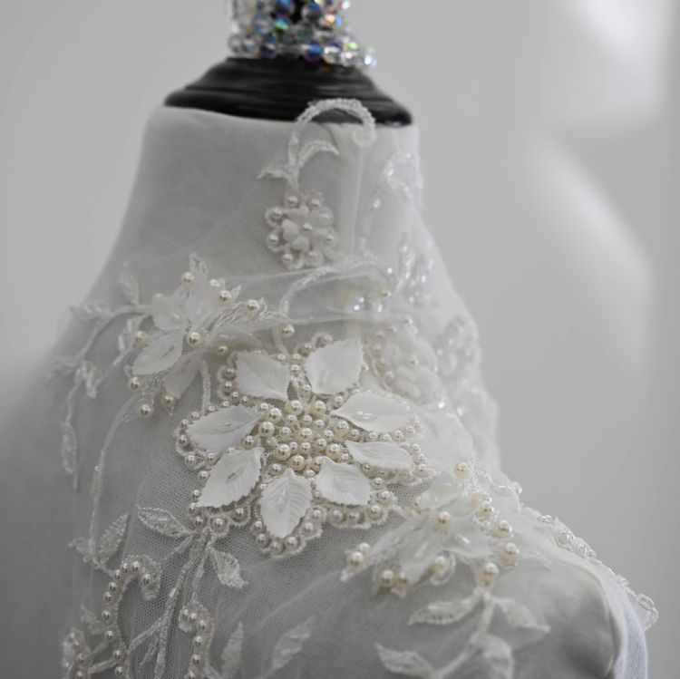 1 Yard Pair White Sequined Beaded Corded Guipure Chantilly Embroidered 3D Floral Bridal Lace Trim Applique Material Fabric JB069