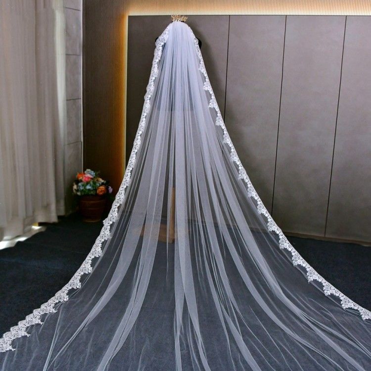 Lace Trim Bridal Veil WV634