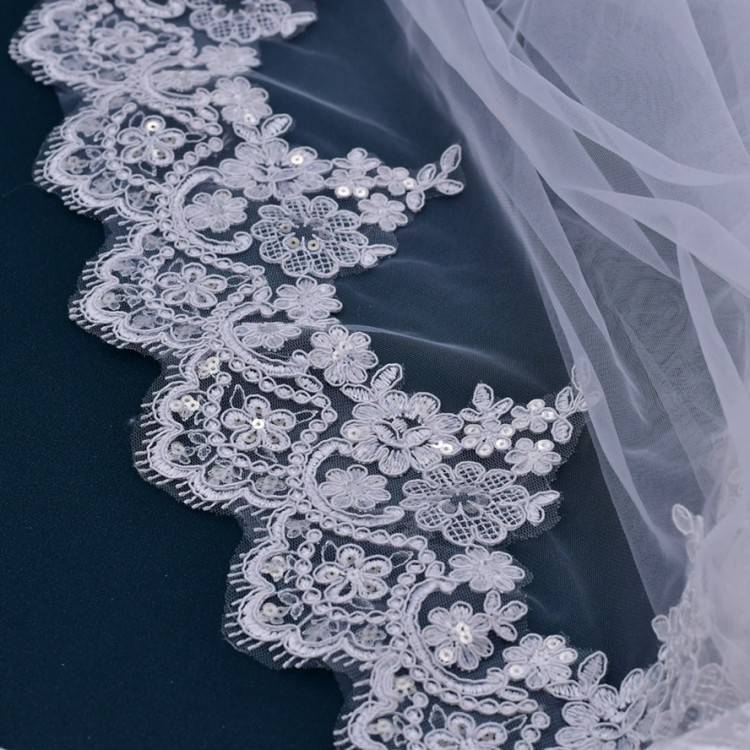 Lace Trim Bridal Veil WV634