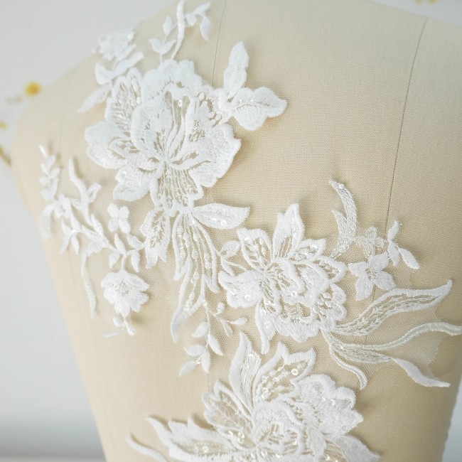 2 Pieces 1 Yard White Sequined Beaded Embroidered Bridal Lace Applique Material JZQ012