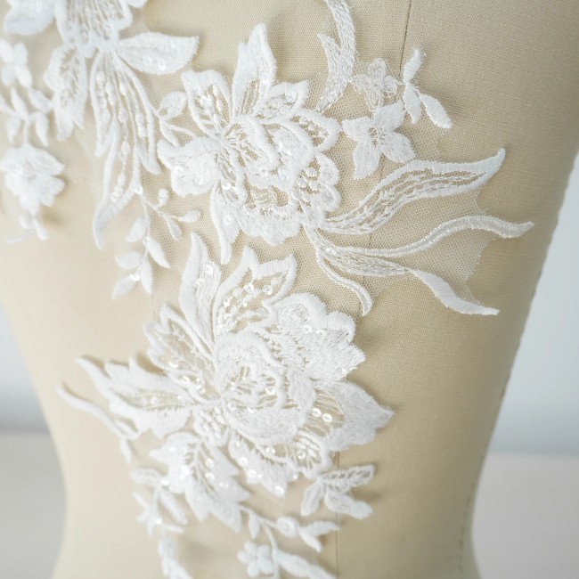 2 Pieces 1 Yard White Sequined Beaded Embroidered Bridal Lace Applique Material JZQ012