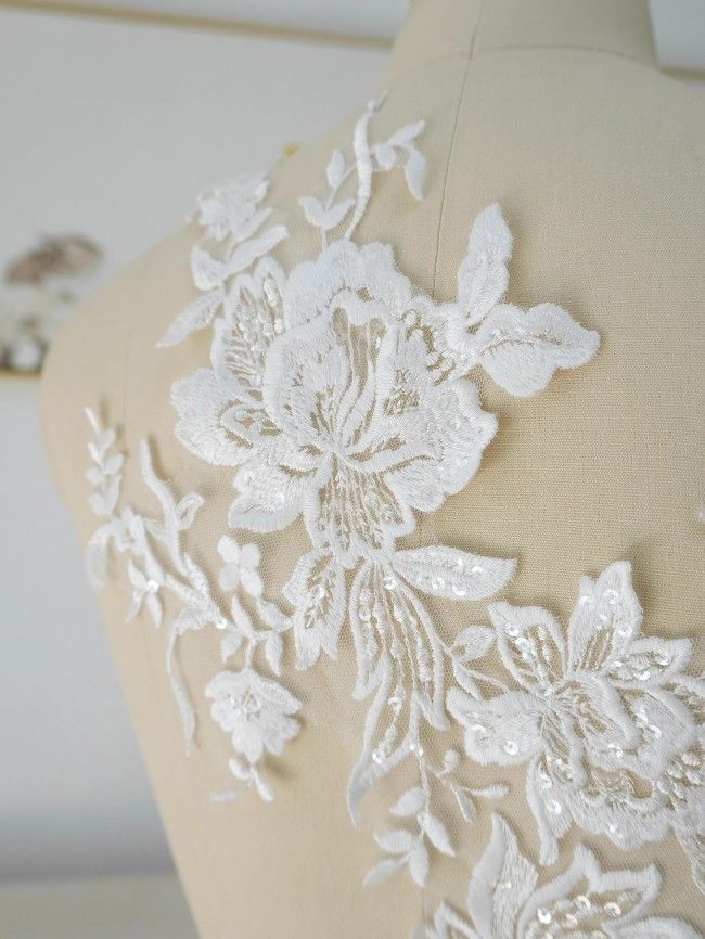 2 Pieces 1 Yard White Sequined Beaded Embroidered Bridal Lace Applique Material JZQ012