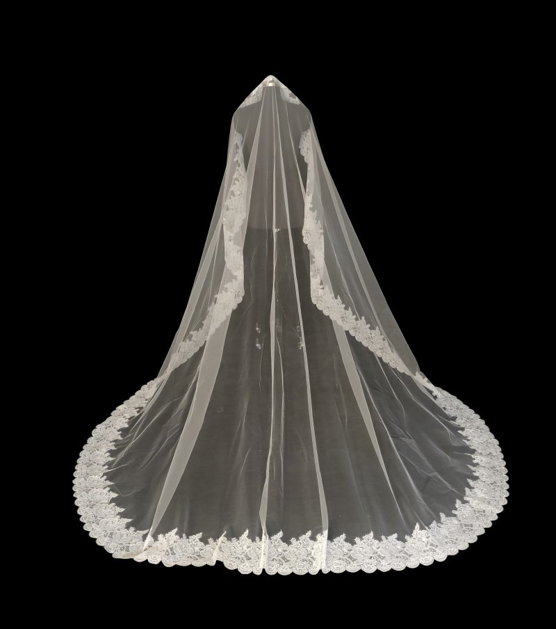 Lauren's Custom Bridal Vail D280X280