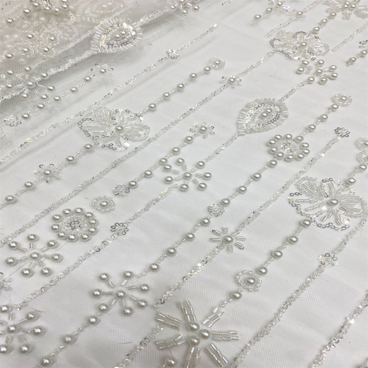1 Yard Luxury White Crystal Pearl Beaded Bridal Lace Fabric for Wedding Gowns TDD455