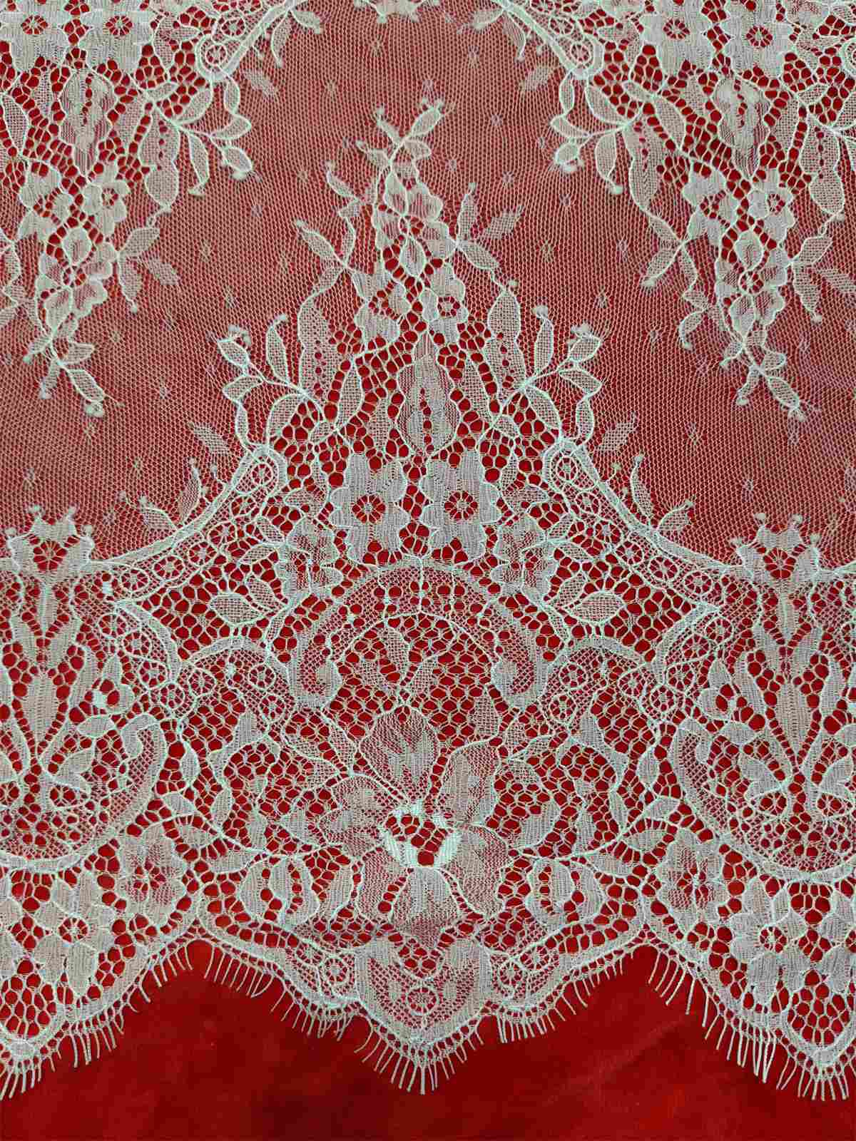 Bridal Lace Trim - Chantilly Wedding Lace Trim | GTIN ZD010