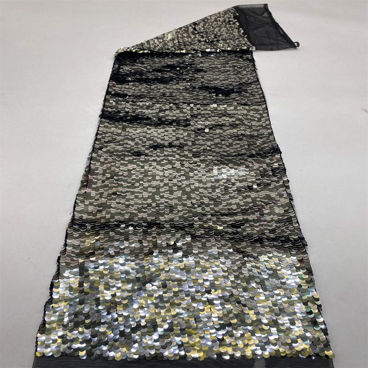 Colorful Sequin Fabric | GTIN TDD395