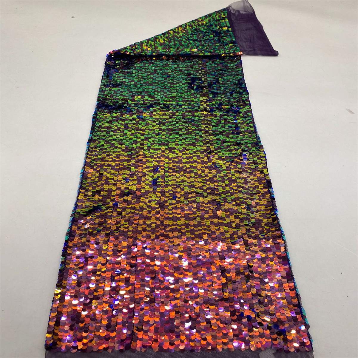 Colorful Sequin Fabric | GTIN TDD395