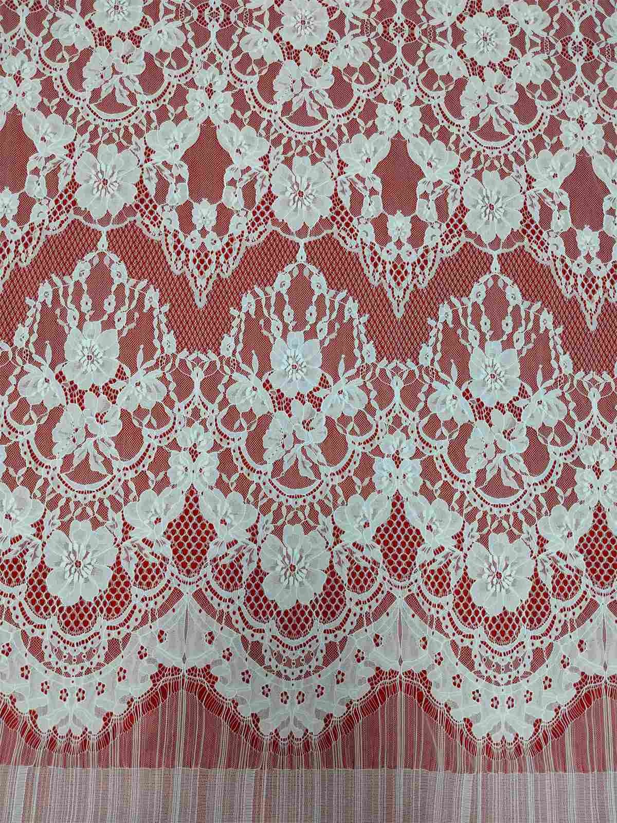Bridal Lace Fabric - Wedding Lace Fabric - Chantilly Lace Fabric | GTIN QTL004
