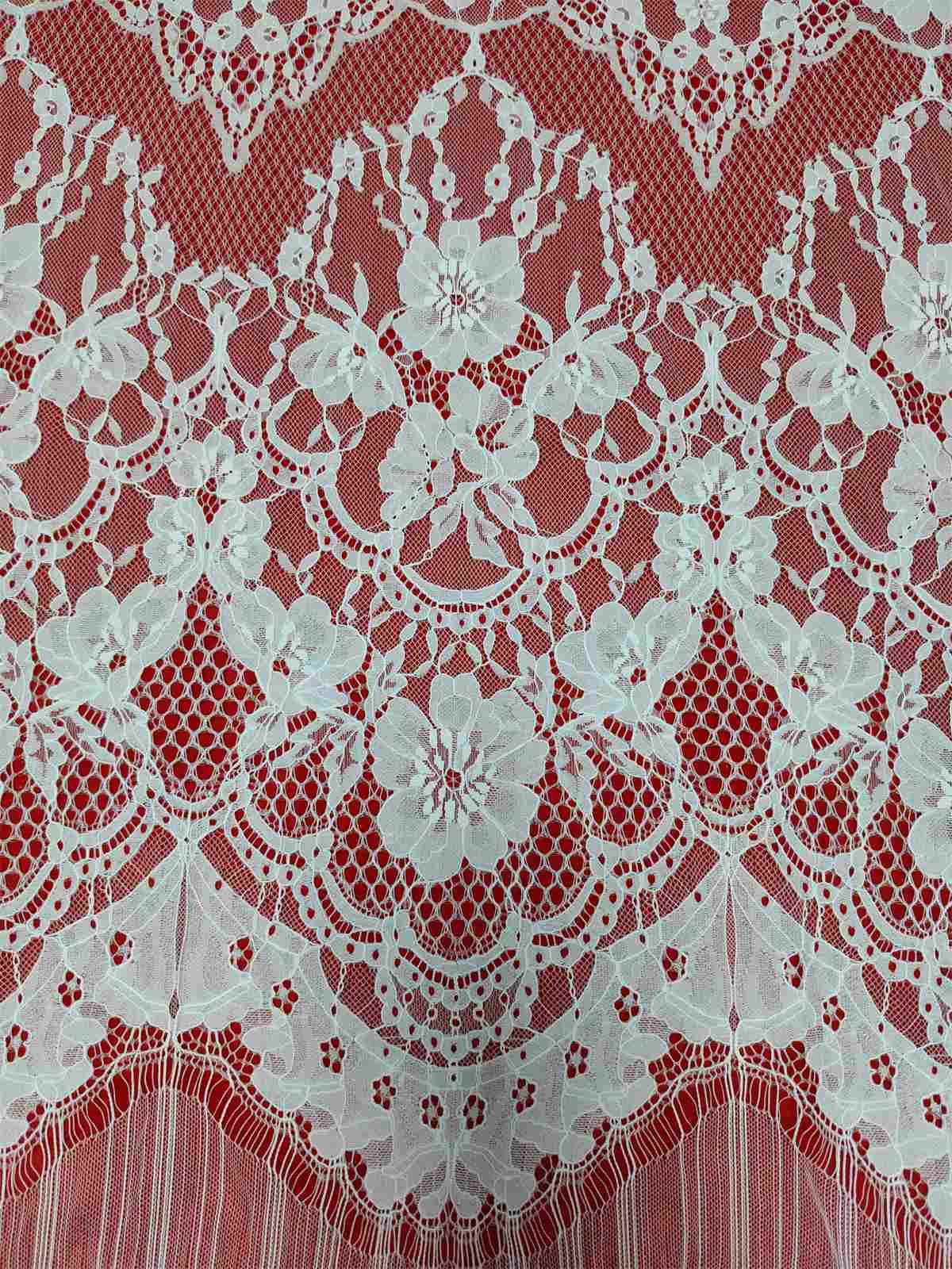 Bridal Lace Fabric - Wedding Lace Fabric - Chantilly Lace Fabric | GTIN QTL004