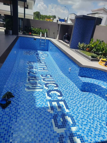 Case Of Customized Patterns For Swimming Pool With Glass Mosaic