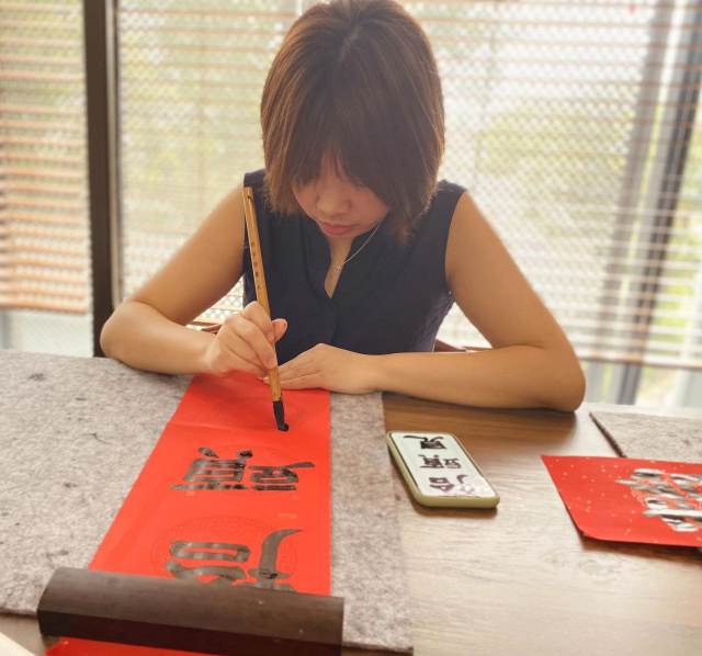 Adult Brush Calligraphy Class                成人毛笔书法 (篆隶筑基)