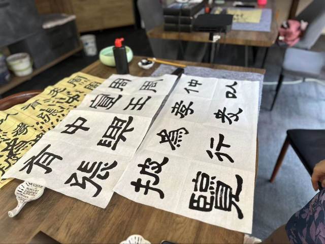 Adult Brush Calligraphy Class                成人毛笔书法 (篆隶筑基)