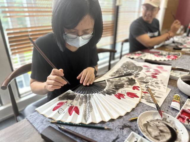 Adult Ink Painting                                                  成人水墨国画