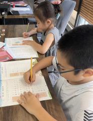 Children Pen Calligraphy                          儿童硬笔书法