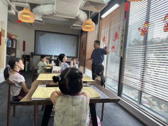 Children Brush Calligraphy                                                           儿童毛笔书法