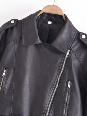 Casual loose fitting fashionable baseball jacket
