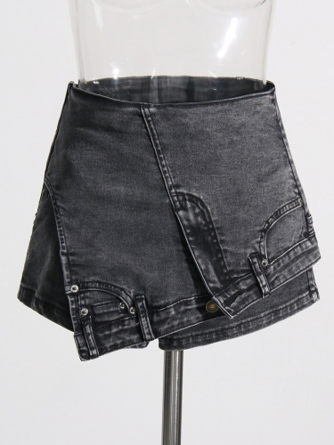 Casual loose fitting breathable shorts