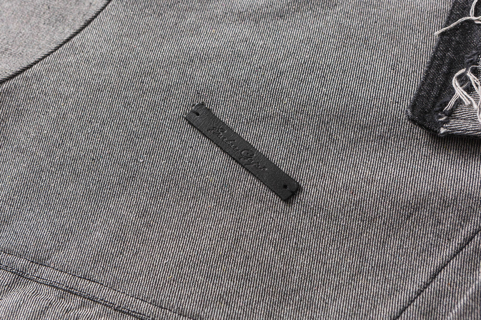 Casual loose fitting fashionable baseball jacket