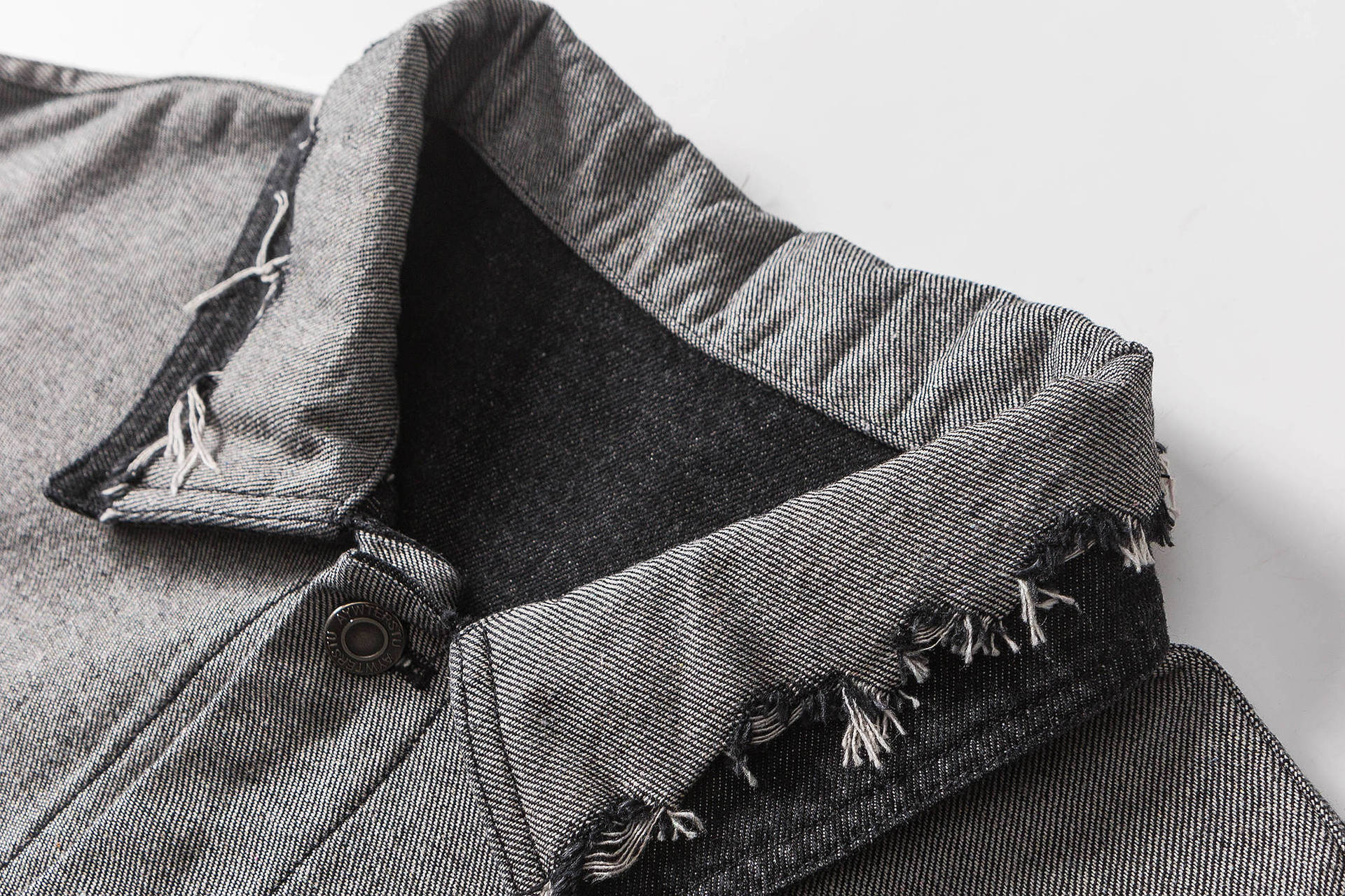 Casual loose fitting fashionable baseball jacket