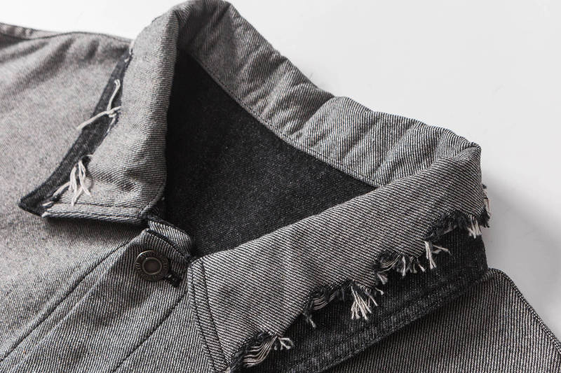 Casual loose fitting fashionable baseball jacket