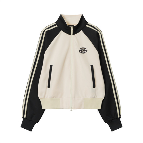 Casual loose fitting fashionable baseball jacket
