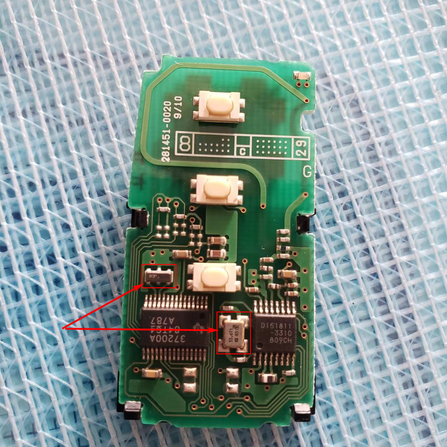 Crystal 33.671 SOP4 + 80P SOP3 for Toyota Camry Smart Key 0020 Levin Hybrid Car Remote Fob PCB Repair