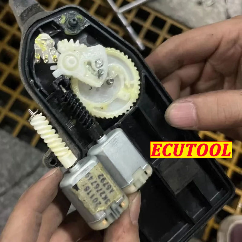 20115 Car Door Lock Motor For Mazda 6 MX5 3 Axela / Suzuki Liana SX4