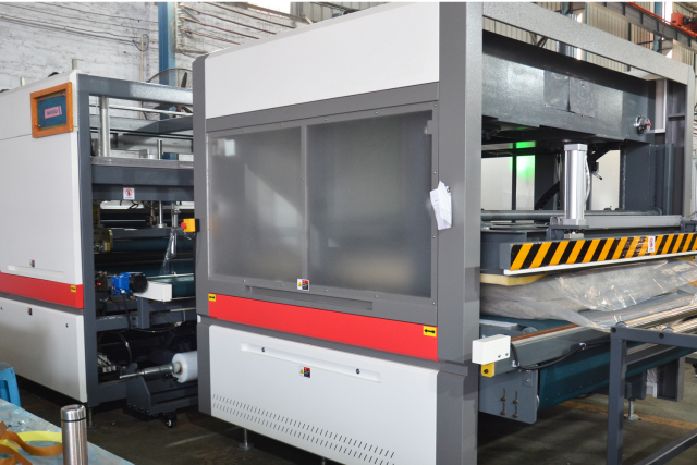 Automatic Mattress compressing and roll packaging machine
