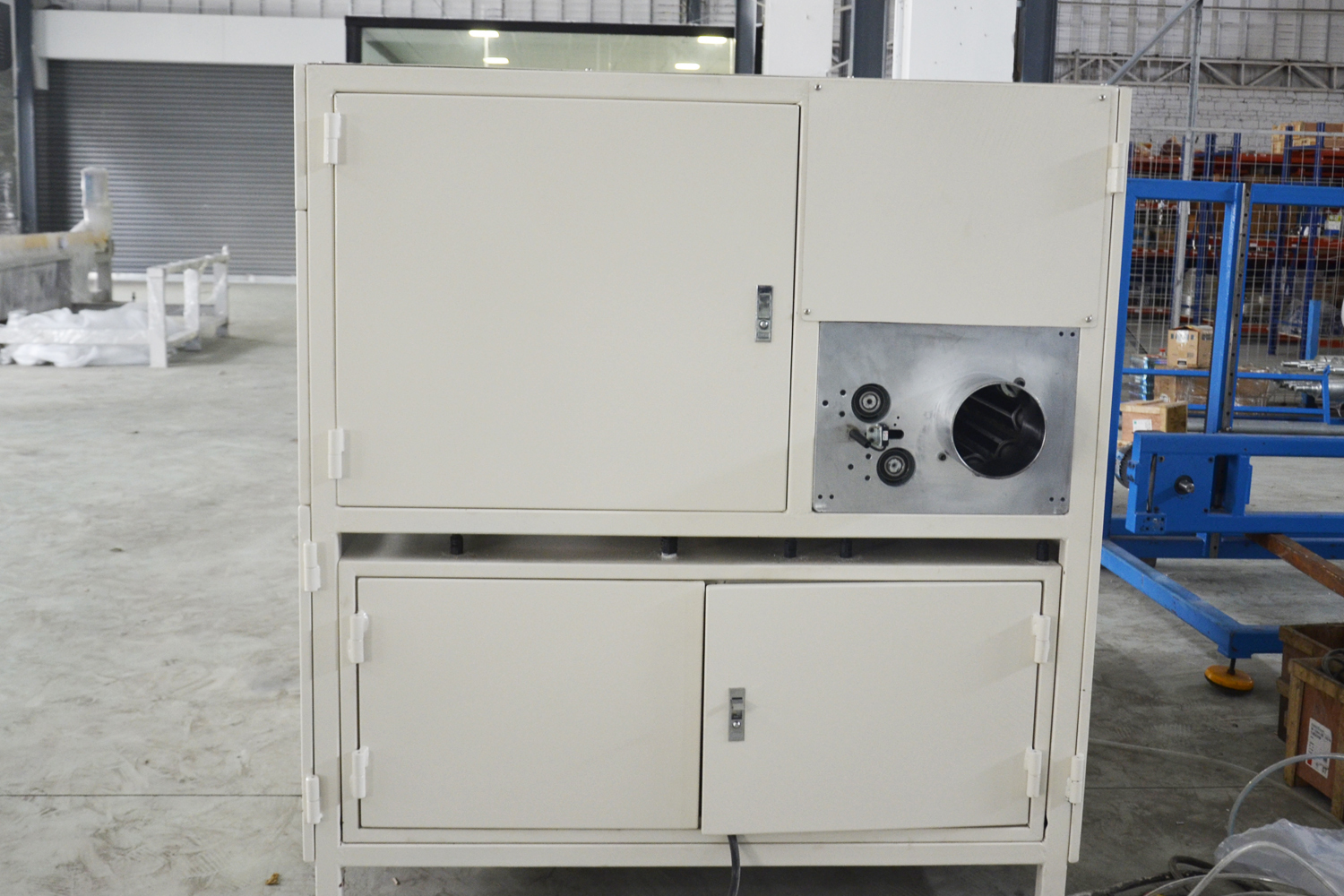 Pillow roll packing machine