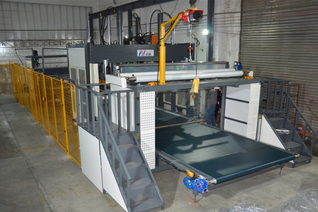 full automatic foam block compress and roll packing machine