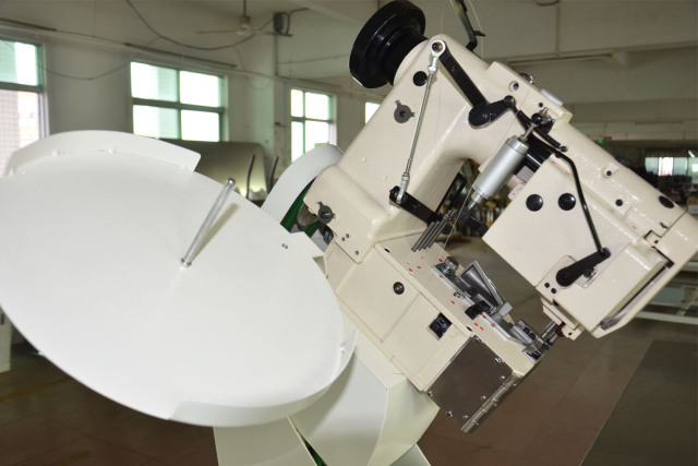 Semi-Automatic Tape Edge Machine
