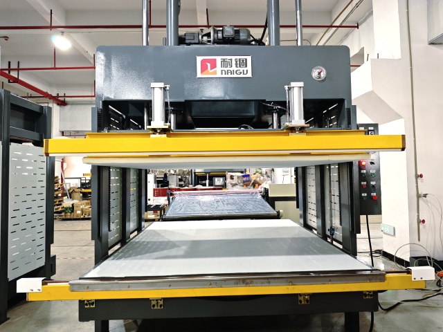 NG-40RL Semi Automatic Sofa Compression Rolling Packing Machine
