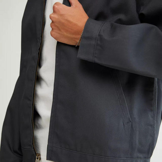 Wholesale Outdoor Men Fashion unlined gas Front Pocket Waterproof Coat Black Windbreaker Jackets,Shuliqi Apparel - Men's Clothing Wholesale Manufacturer,Wholesale Outdoor Men Fashion unlined gas Front Pocket Waterproof Coat Black Windbreaker Jackets | Wholesale Men's Apparel | OEM | Shuliqi