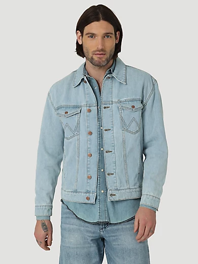 Custom men's denim jacket with clear lines, simple and fashionable, daily trend, light blue,Shuliqi Apparel - Men's Clothing Wholesale Manufacturer,Custom men's denim jacket with clear lines, simple and fashionable, daily trend, light blue