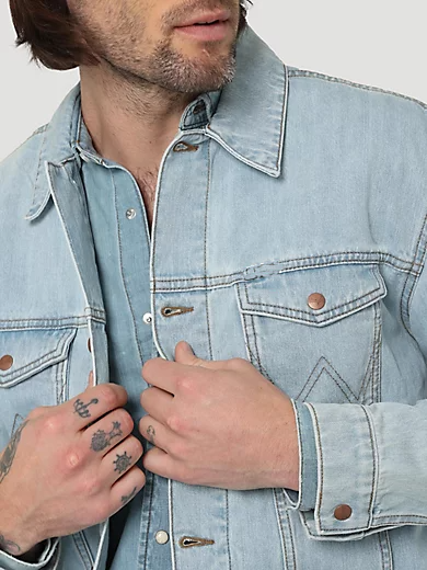 Custom men's denim jacket with clear lines, simple and fashionable, daily trend, light blue,Shuliqi Apparel - Men's Clothing Wholesale Manufacturer,Custom men's denim jacket with clear lines, simple and fashionable, daily trend, light blue