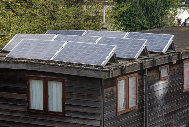 Installation-Free Solar Inverter & Battery Power Station - MESG 5-10-01, 5kW - 10kWh, Fast and Easy Solar Power for Homes and Small Businesses in Off-grid Application, Clean Power Anywhere!