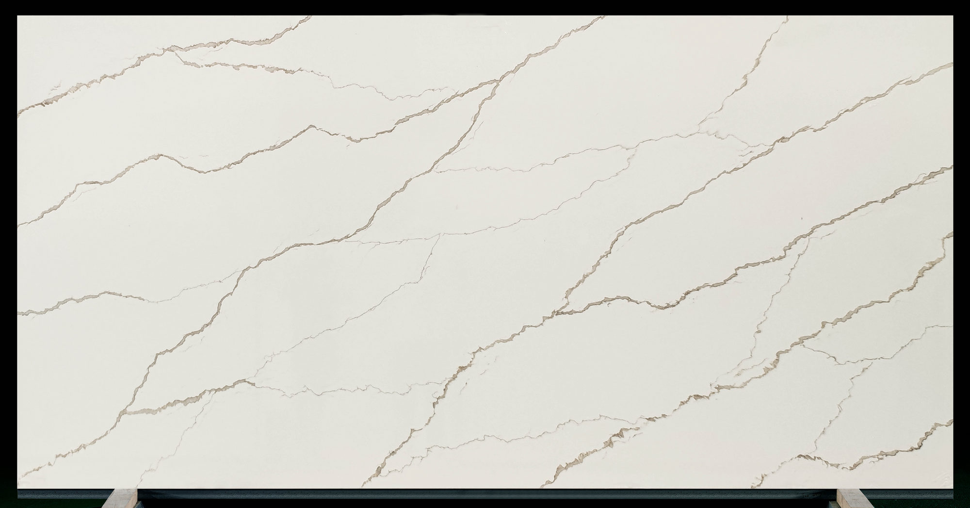 Arctic Storm Calacatta Quartz Stone For Kitchen Countertop 1